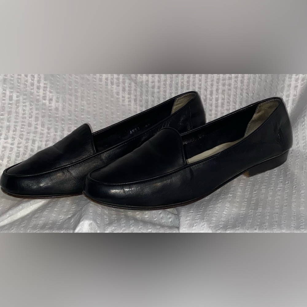 Cole Haan Black Leather Flats Sleek Slip-On Design